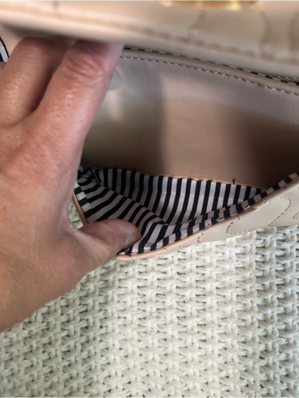 Alexis Bendel Beige Quilted w/ Chain Shoulder Bag Crossbody Purse Vegan Leather - Picture 5 of 16